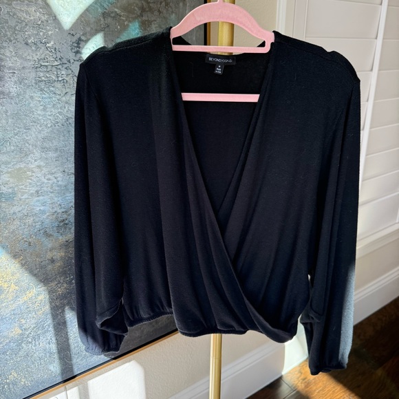 Beyond Yoga Tops - Beyond yoga, black woman’s wrapped up pullover sweatshirt, top size medium
